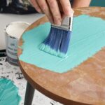 Annie-Sloan-painting-a-table-with-Chalk-Paint-in-Provence-with-a-large-Flat-Brush-2000-1024x1024